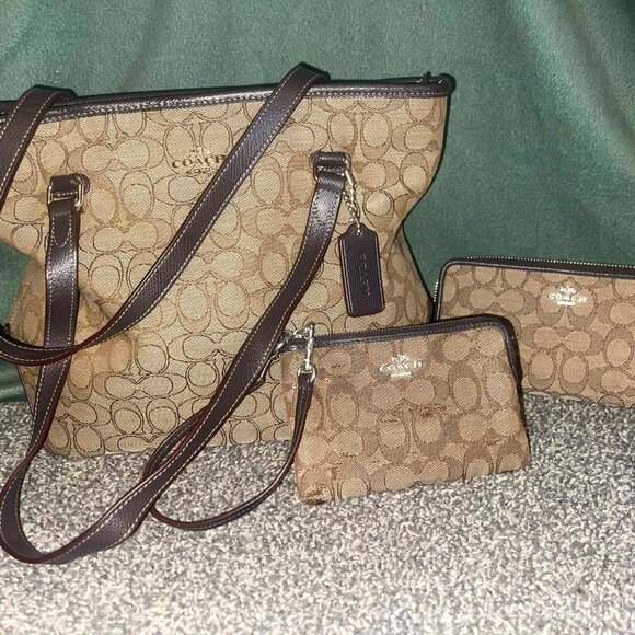 Coach purse & wallet set - Picture 1 of 8